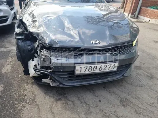 Photo 2 of 8: 2020 Kia K5 — Korean insurance auction