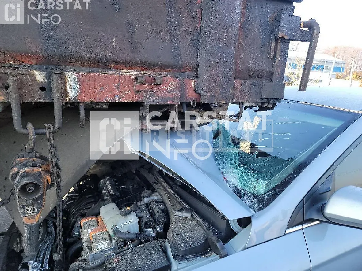 Photo 2 of 6: 2018 Hyundai Ionic Hybrid, VIN KMHC851CGKU135399 — Korean insurance auction
