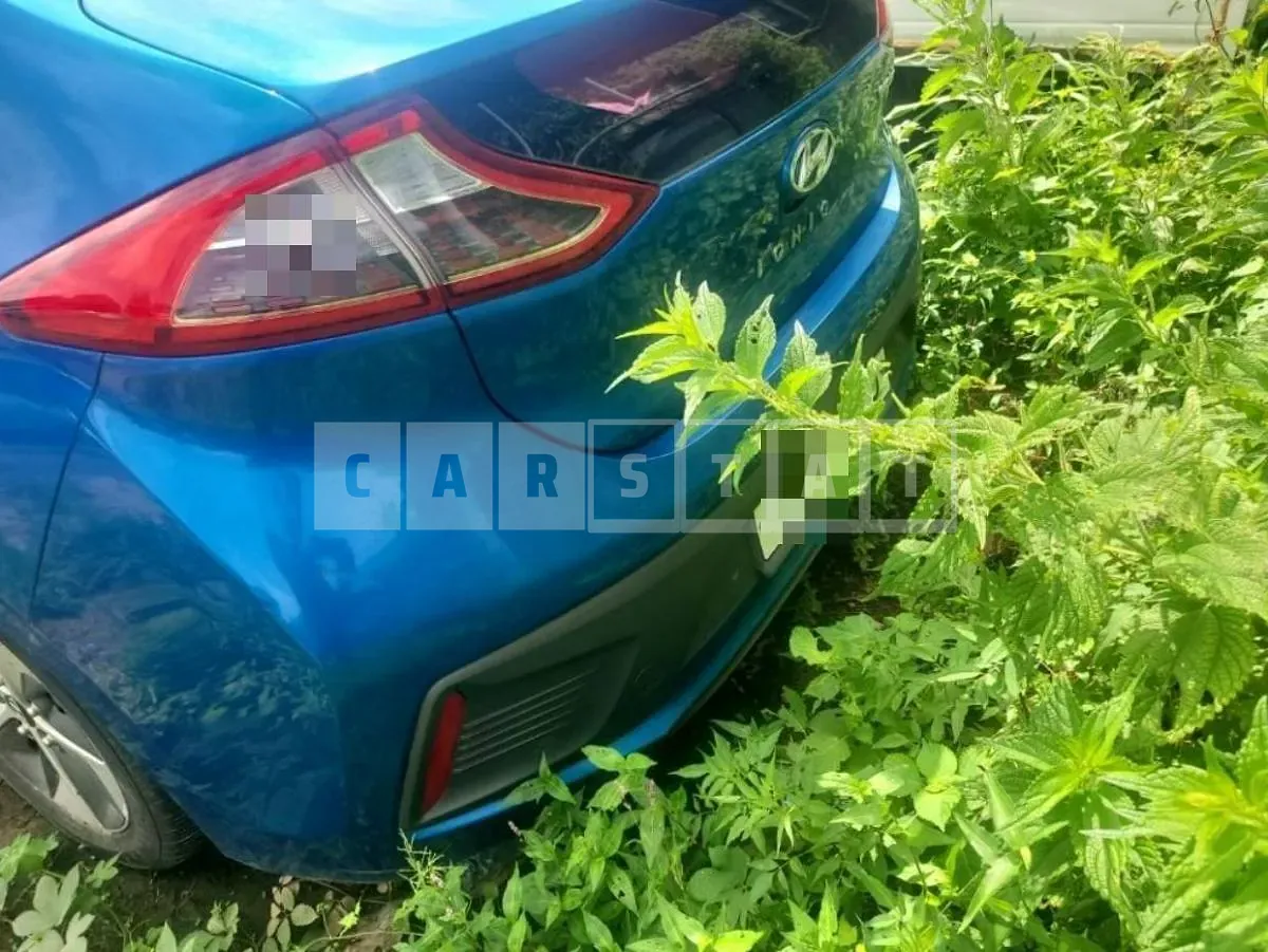 Photo 2 of 24: 2016 Hyundai IONIQ, VIN KMHC851HFHU000941 — Korean insurance auction