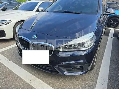Photo 1 of 3: 2018 BMW Active Tourer — Korean insurance auction