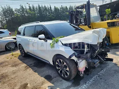 Photo 1 of 8: 2021 Kia Carnivals — Korean insurance auction