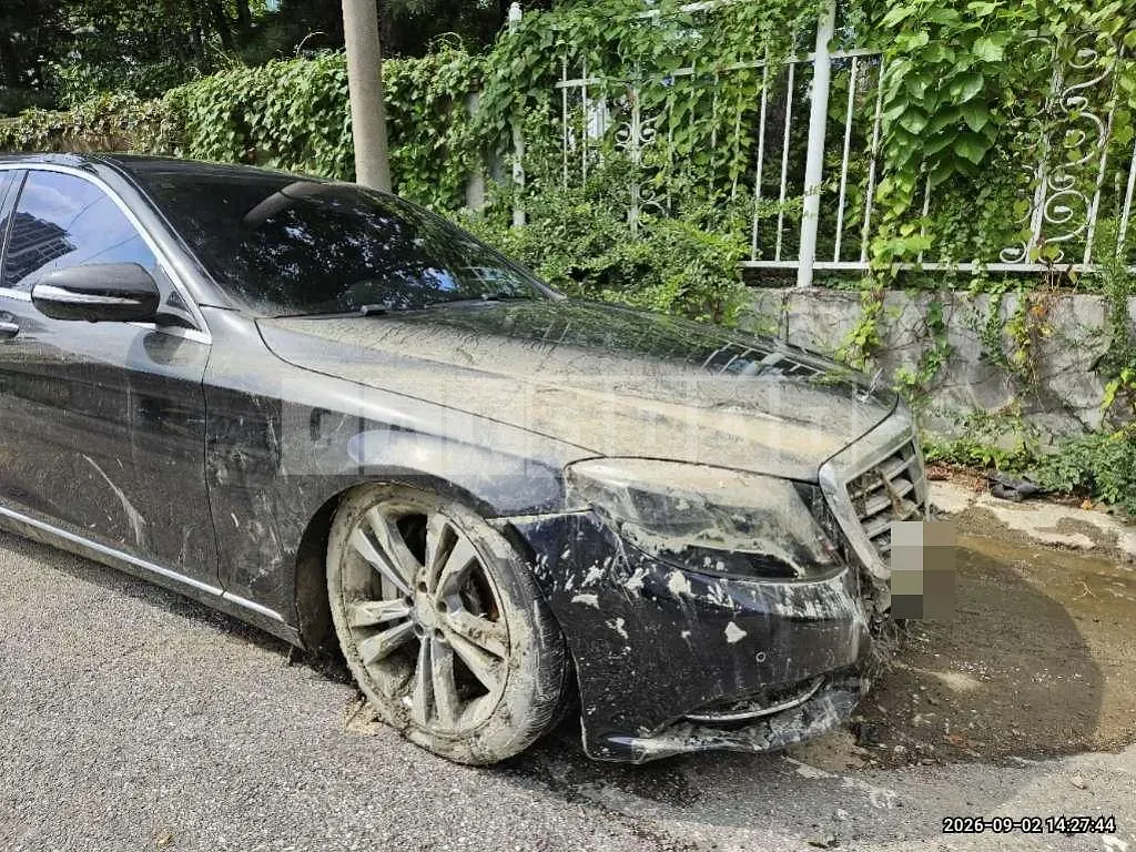 Photo 2 of 21: 2015 Mercedes-Benz S500 4Matic L — Korean insurance auction