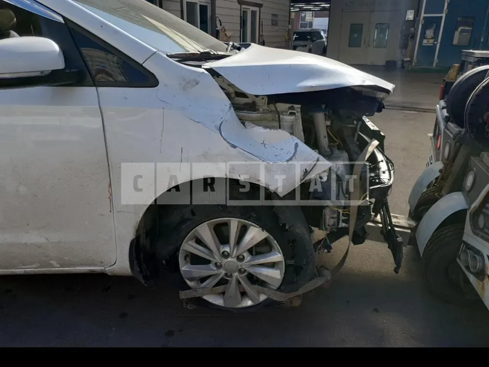Photo 2 of 9: 2015 Kia Carnival, VIN KNHMF37ABFS058575 — Korean insurance auction
