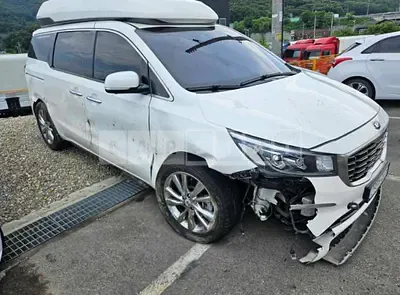 Photo 1 of 12: 2019 Kia Carnival — Korean insurance auction