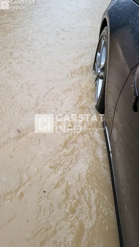 Photo 2 of 6: 2015 Mercedes-Benz 침벤츠 E250 BlueTec 4Matic — Korean insurance auction