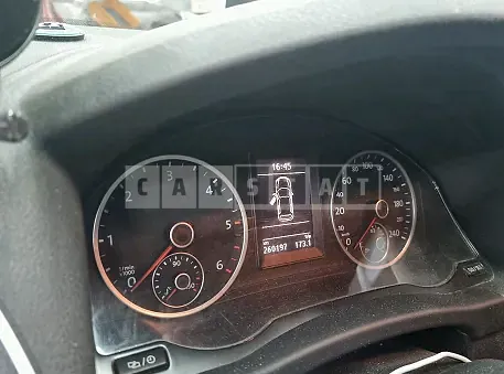 Photo 2 of 11: 2015 Volkswagen Tiguan 2.0 TDI Blue Motion, VIN WVGZZZ5NZFW546276 — Korean insurance auction