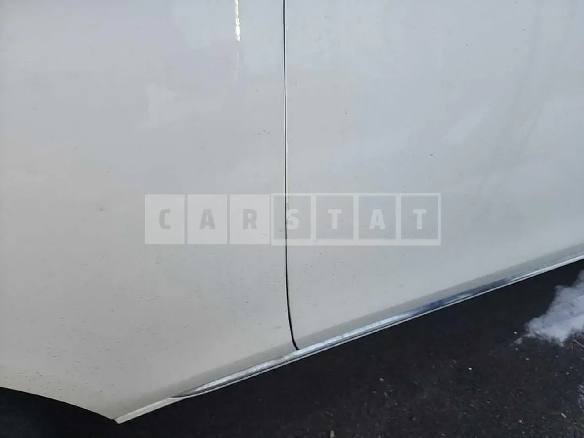 Photo 2 of 101: 2018 Mercedes-Benz E200, VIN WDDZF4CB7JA408152 — Korean insurance auction