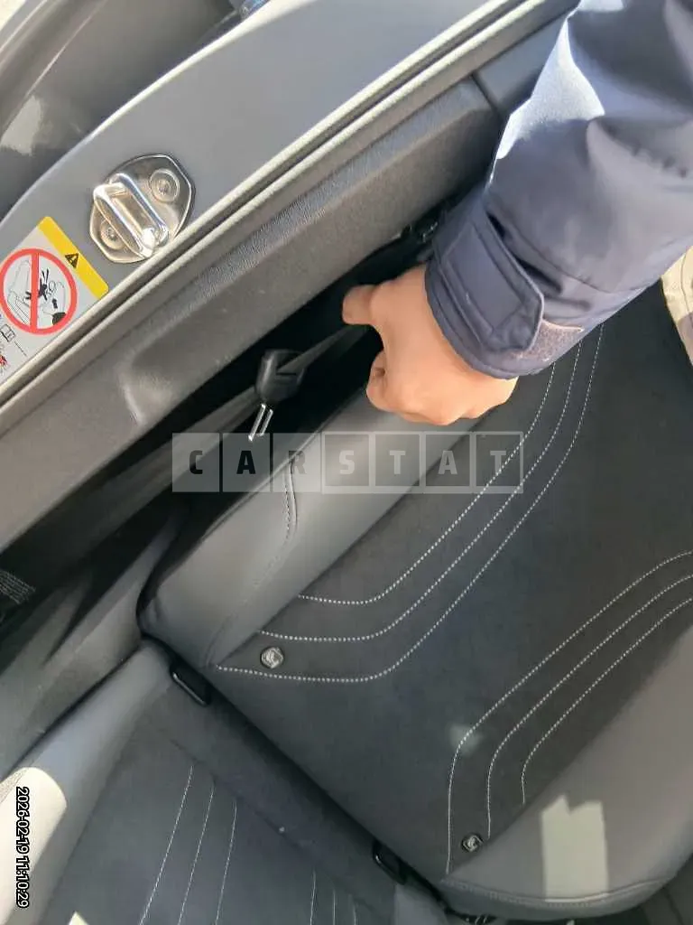 Photo 2 of 14: 2025 Volkswagen ID.5 Pro — Korean insurance auction