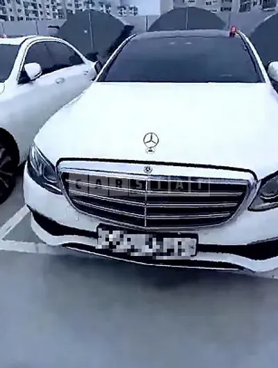 Photo 1 of 44: 2019 Mercedes-Benz E 300 4Matic, VIN WDDZF4KB3KA602969 — Korean insurance auction
