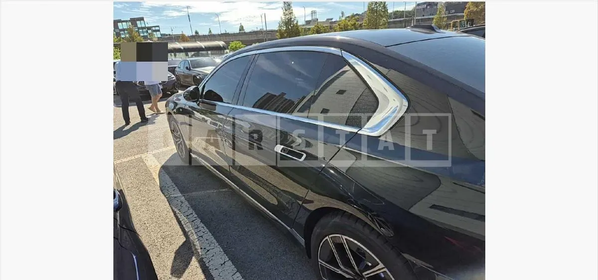 Photo 2 of 28: 2025 BMW 740d xDrive — Korean insurance auction