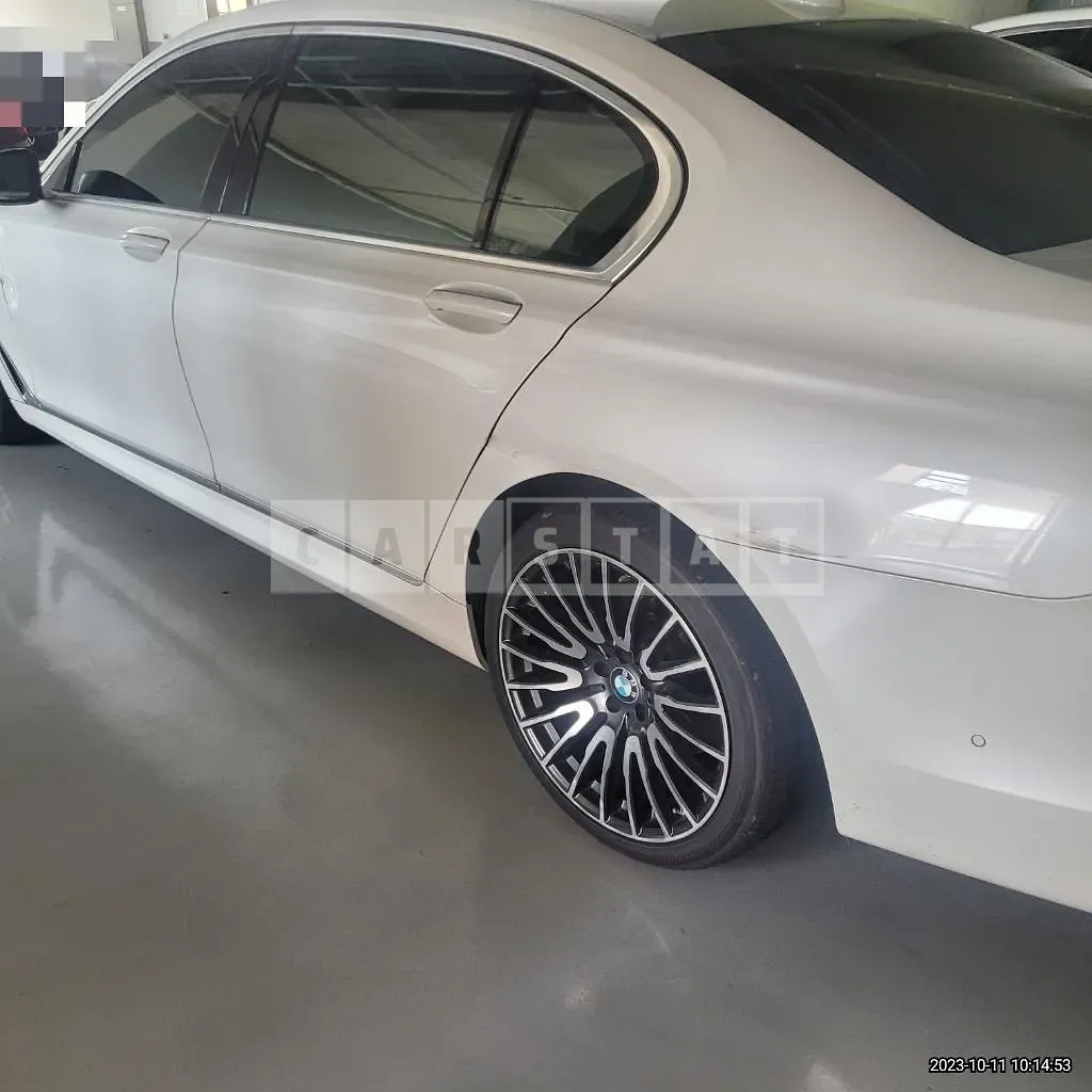 Photo 2 of 11: 2018 BMW 740Li xDrive, VIN WBA7E4102JGV27324 — Korean insurance auction