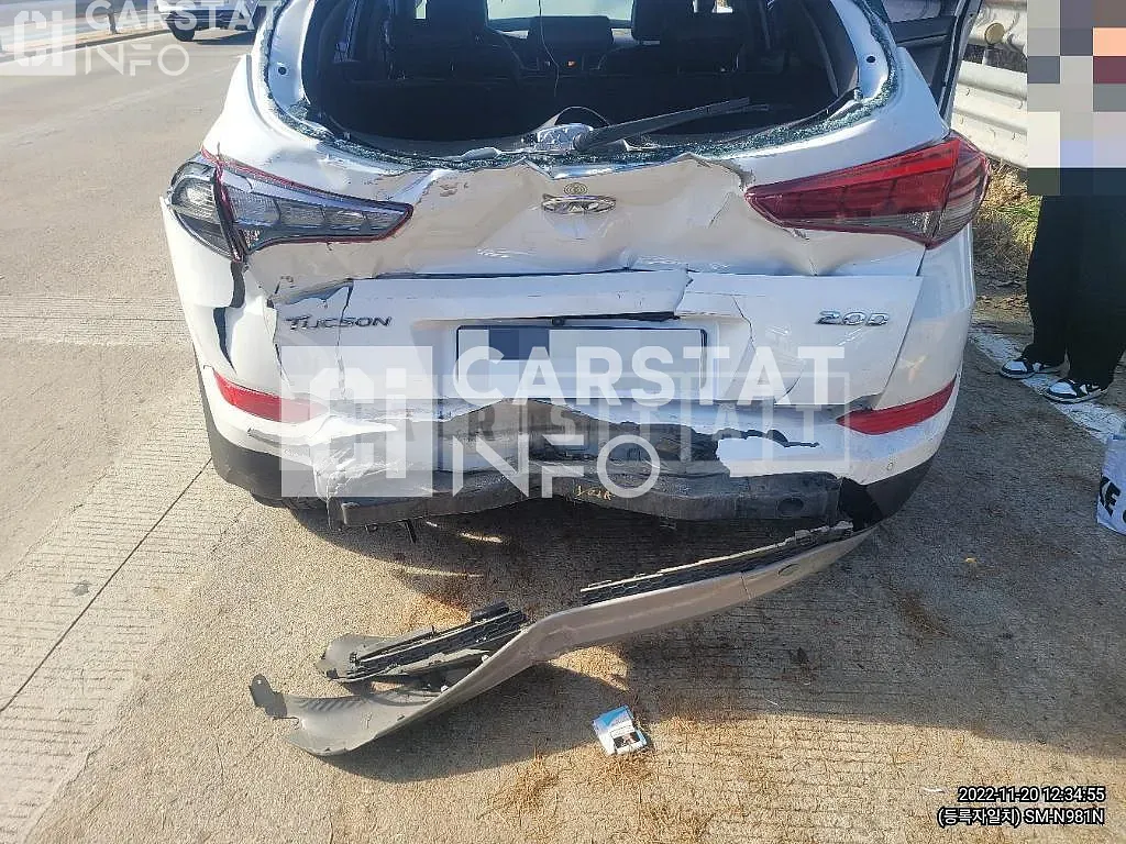 Photo 2 of 5: 2018 Hyundai Tucson, VIN KMHJ281ABJU677500 — Korean insurance auction