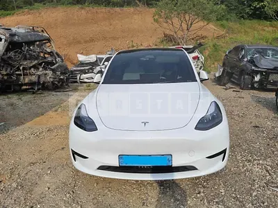 Photo 1 of 17: 2024 Tesla Model Y RWD, VIN LRWYGCFS7RC426317 — Korean insurance auction