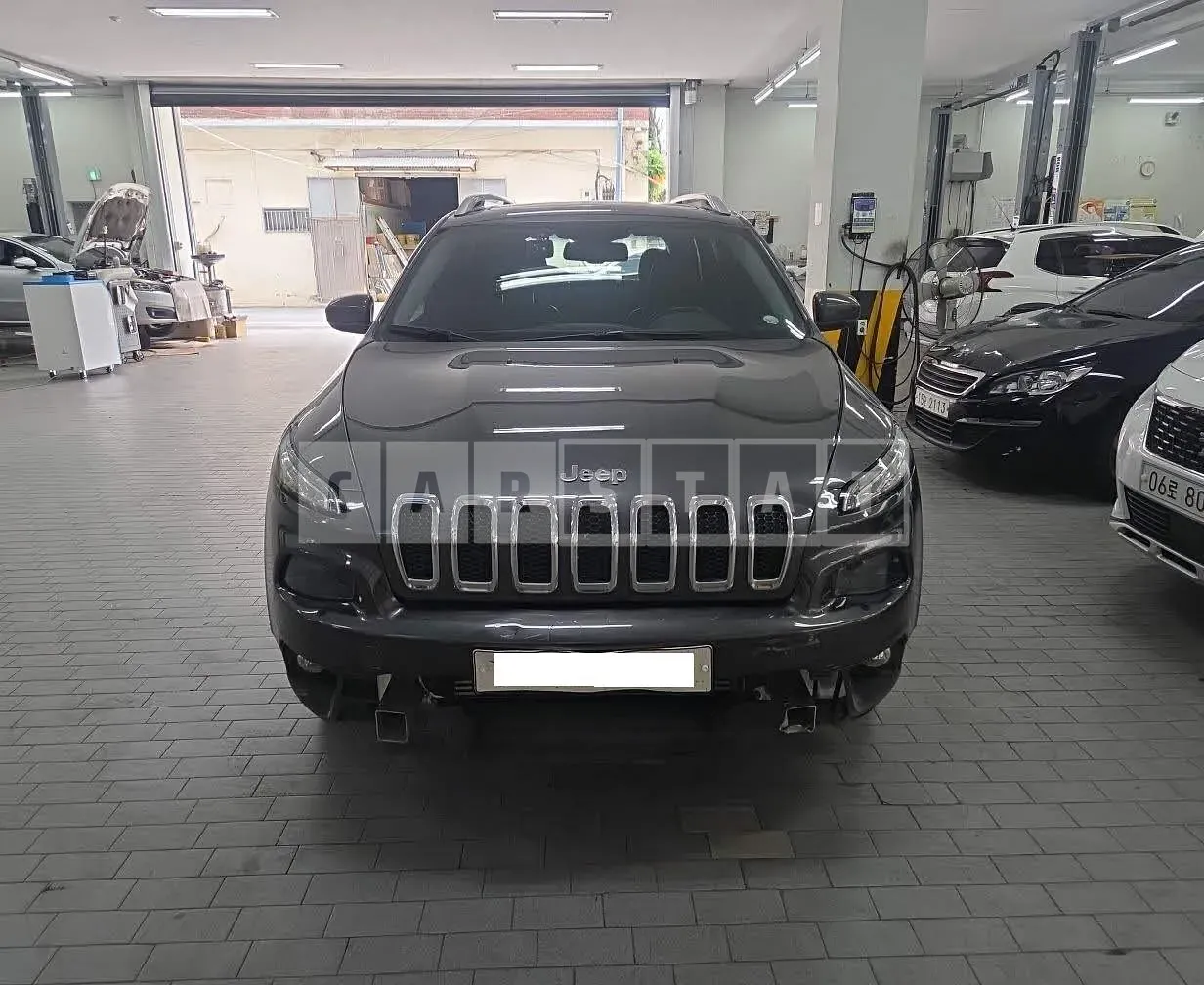 Photo 2 of 34: 2018 Jeep Cherokee 2.2, VIN 1C4PJMCU1JD606791 — Korean insurance auction