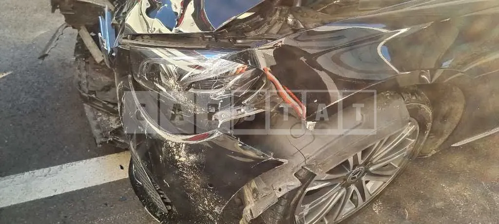 Photo 2 of 26: 2018 Mercedes-Benz E400 4Matic, VIN WDDZF6GB0JA403347 — Korean insurance auction