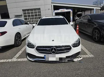 Photo 1 of 21: 2022 Mercedes-Benz E350 4Matic — Korean insurance auction