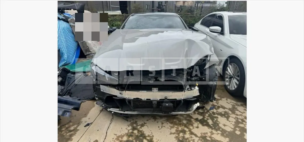 Photo 2 of 6: 2024 BMW M4 Competition M xDrive — Korean insurance auction