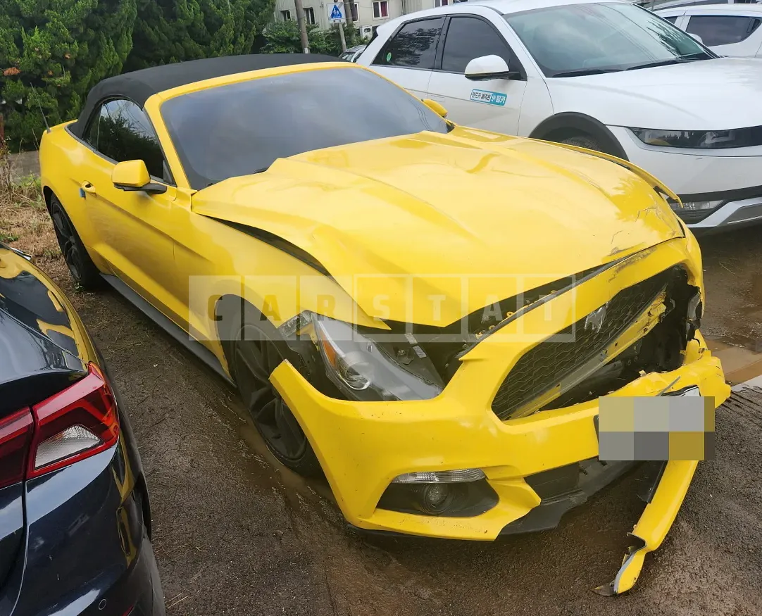 Photo 2 of 9: 2017 Ford Mustang 2.3 Convertible, VIN 1FATP8UH8H5258827 — Korean insurance auction