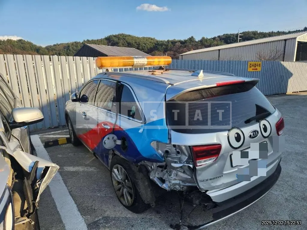 Photo 2 of 12: 2016 Kia Sorento 4WD — Korean insurance auction