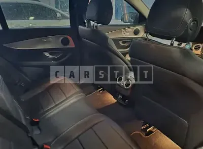 Photo 1 of 7: 2019 Mercedes-Benz E 300, VIN WDDZF4JB0KA677243 — Korean insurance auction