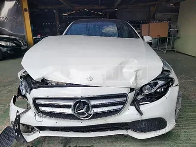 Photo 1 of 25: 2017 Mercedes-Benz E 300, VIN WDDZF4JB7HA195250 — Korean insurance auction