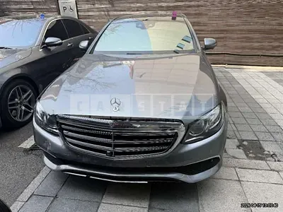 Photo 1 of 31: 2019 Mercedes-Benz E300 4Matic — Korean insurance auction