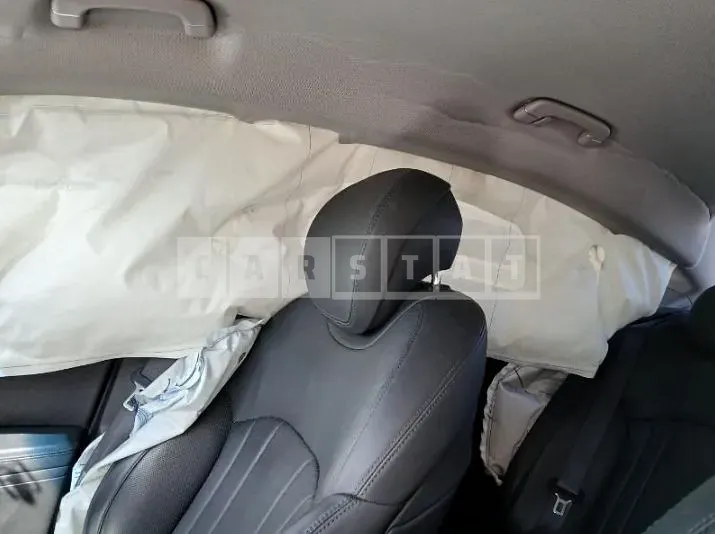 Photo 2 of 15: 2015 Genesis Dh — Korean insurance auction