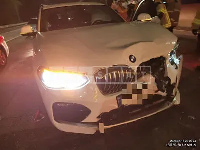 Photo 1 of 23: 2021 BMW X4 xDrive20i, VIN WBA2V910XM9G20742 — Korean insurance auction