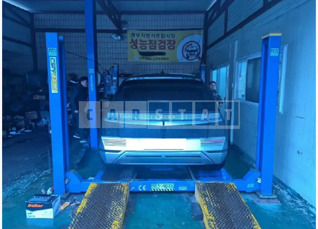 Photo 2 of 26: 2022 Hyundai IONIQ 5 — Korean insurance auction