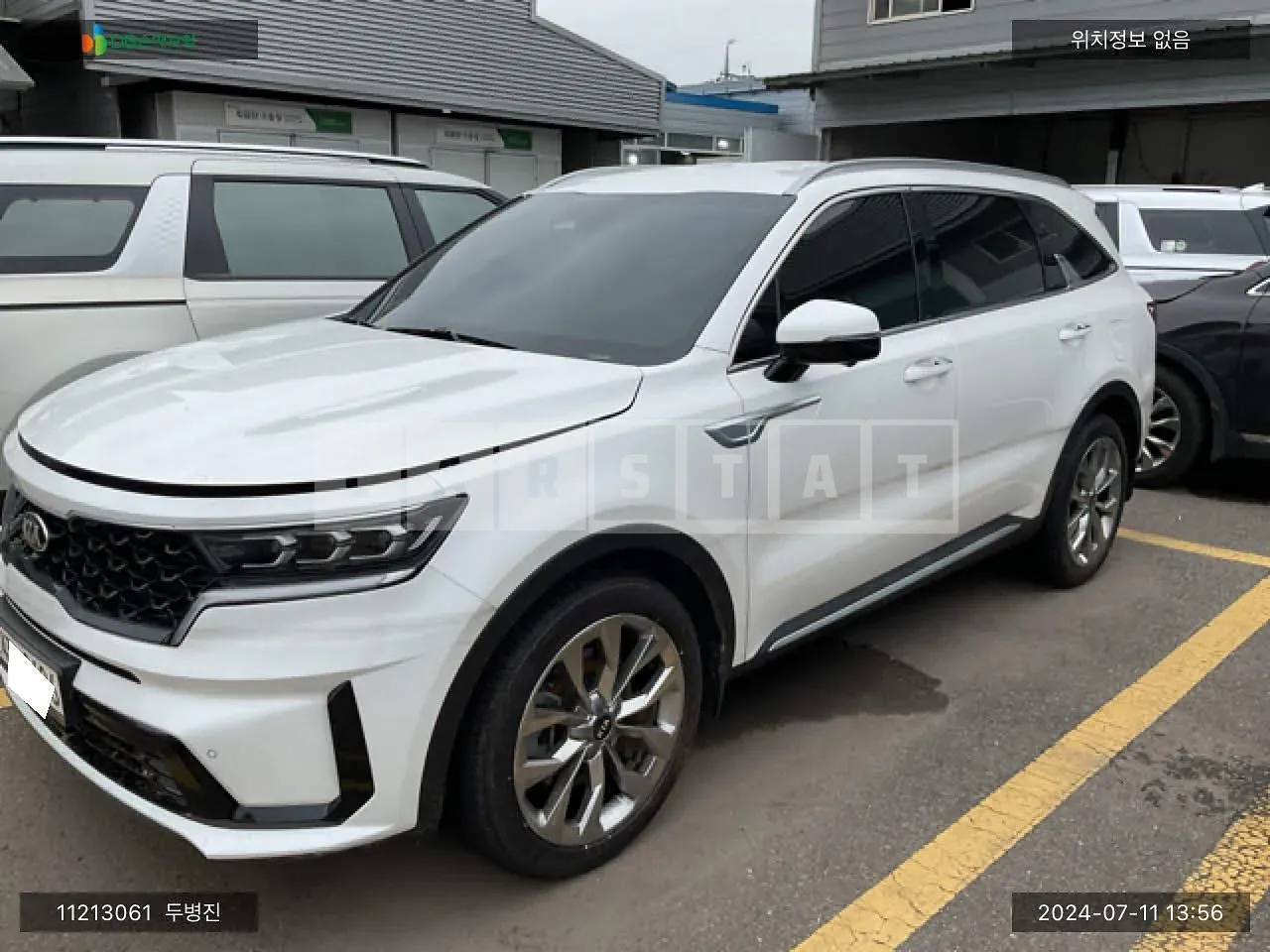 Photo 2 of 8: 2021 Kia Sorento /Sorrento, VIN KNARF81FGMA113677 — Korean insurance auction