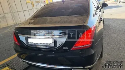 Photo 1 of 8: 2017 Hyundai EQ900, VIN KMHG241DDHU033200 — Korean insurance auction