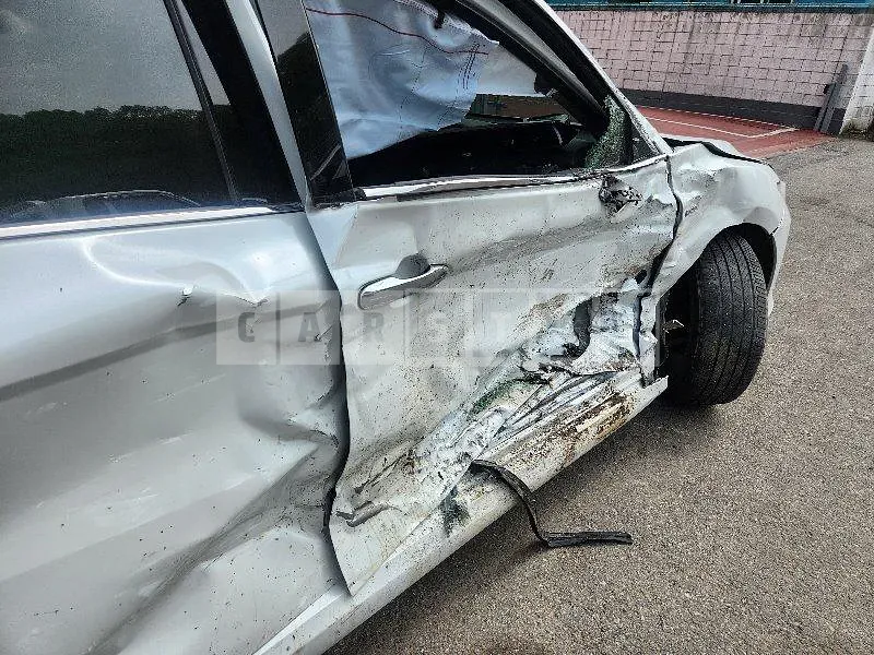 Photo 2 of 34: 2021 Toyota Camry Hybrid — Korean insurance auction