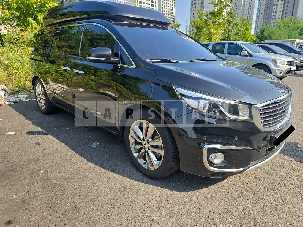 Photo 2 of 29: 2017 Kia Carnival High Limousine, VIN KNANC81BBMS057539 — Korean insurance auction