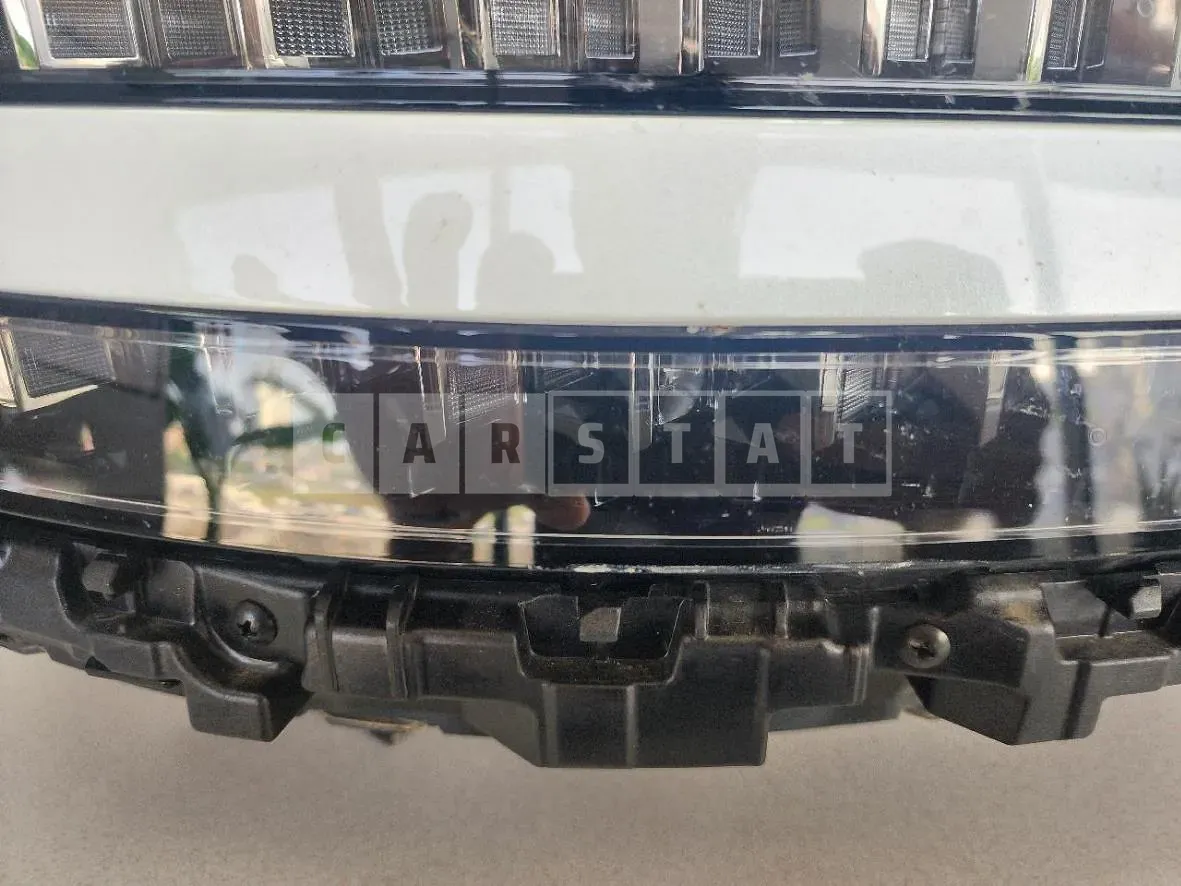 Photo 2 of 5: 2022 Genesis (parts) G90 Headlamp — Korean insurance auction