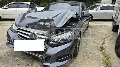 Photo 1 of 10: 2015 Mercedes-Benz E250 BlueTec 4Matic — Korean insurance auction