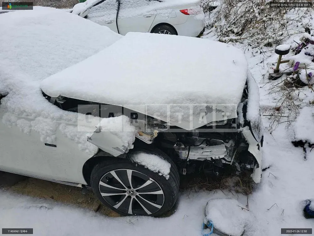 Photo 2 of 15: 2020 Mercedes-Benz E300e, VIN WDDZF5EB6LA744476 — Korean insurance auction