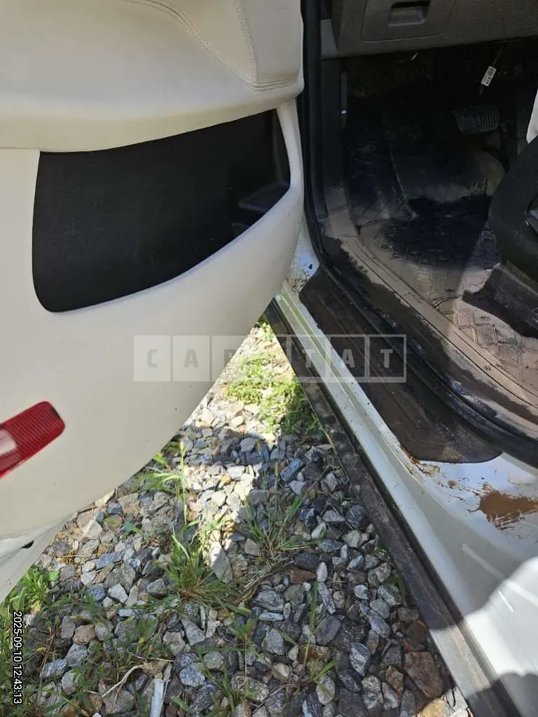 Photo 2 of 18: 2024 Kia Carnival Hybrid — Korean insurance auction