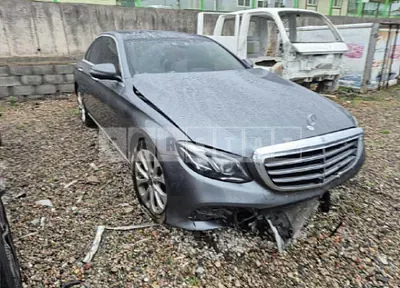 Photo 1 of 32: 2017 Mercedes-Benz E300 4Matic — Korean insurance auction