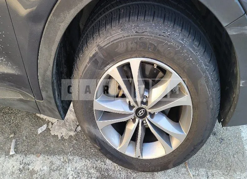 Photo 2 of 20: 2015 Hyundai Santa Fe, VIN KMHSW81UDFU515716 — Korean insurance auction