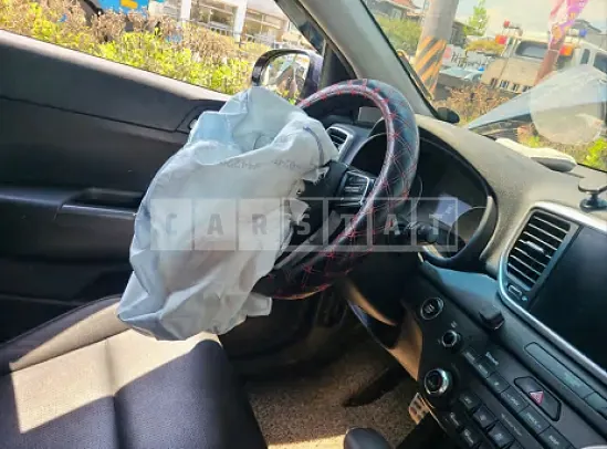 Photo 2 of 13: 2021 Kia Sportage — Korean insurance auction