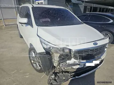 Photo 1 of 34: 2017 Kia Carnival, VIN KNAME81ABHS305204 — Korean insurance auction