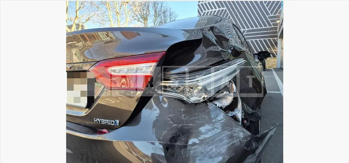Photo 2 of 44: 2017 Toyota Camry Hybrid — Korean insurance auction