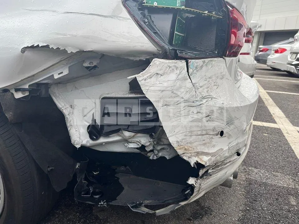 Photo 2 of 20: 2017 BMW 320d, VIN WBA8C5108HK858058 — Korean insurance auction
