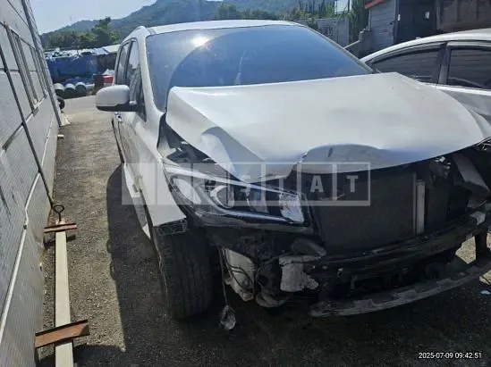 Photo 2 of 4: 2020 Kia Carnival — Korean insurance auction