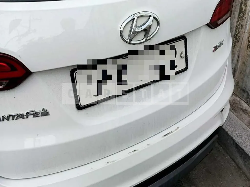 Photo 2 of 10: 2015 Hyundai Santa Fe DM — Korean insurance auction