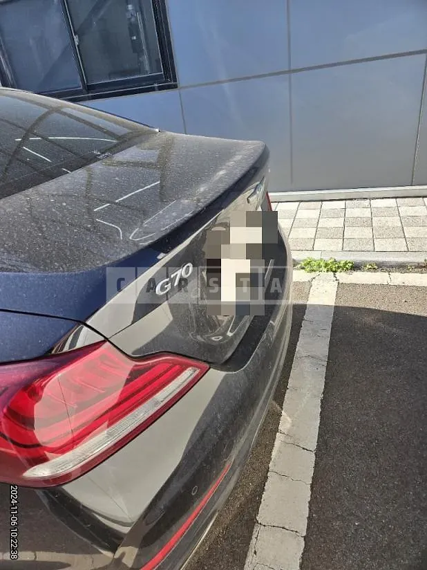 Photo 2 of 9: 2020 Genesis G70 3.3T — Korean insurance auction