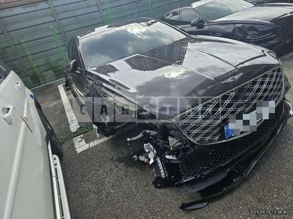 Photo 2 of 24: 2025 Genesis G80 AWD — Korean insurance auction