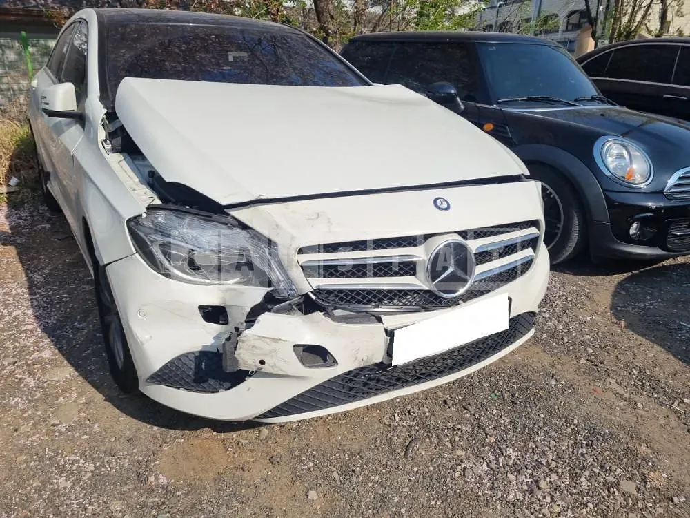 Photo 2 of 37: 2015 Mercedes-Benz A180 CDI, VIN WDDBF1CB7FJ335596 — Korean insurance auction