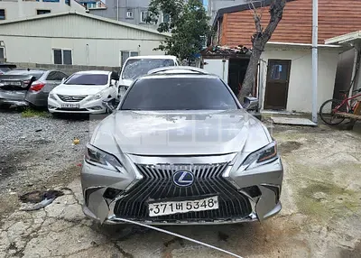 Photo 1 of 16: 2021 Lexus ES300h, VIN JTHBA1C18M2001650 — Korean insurance auction