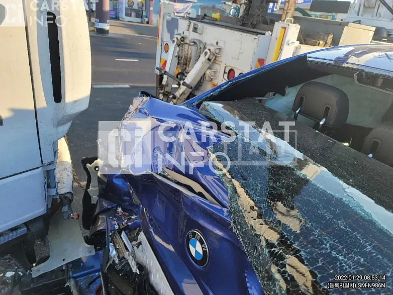 Photo 2 of 8: 2019 BMW 330i M Sport Package, VIN WBA5R310XKAK28349 — Korean insurance auction